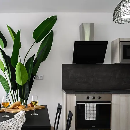 Ferienhaus Pachamama House - Near The Beach, Air-con, Fast Wifi And Sat Tv By Lanzarote